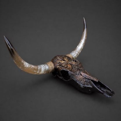 The Envoy artisanal carved cattle skull – product view 3
