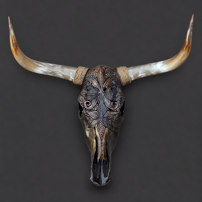 The Horizon artisanal carved cattle skull – product view 2