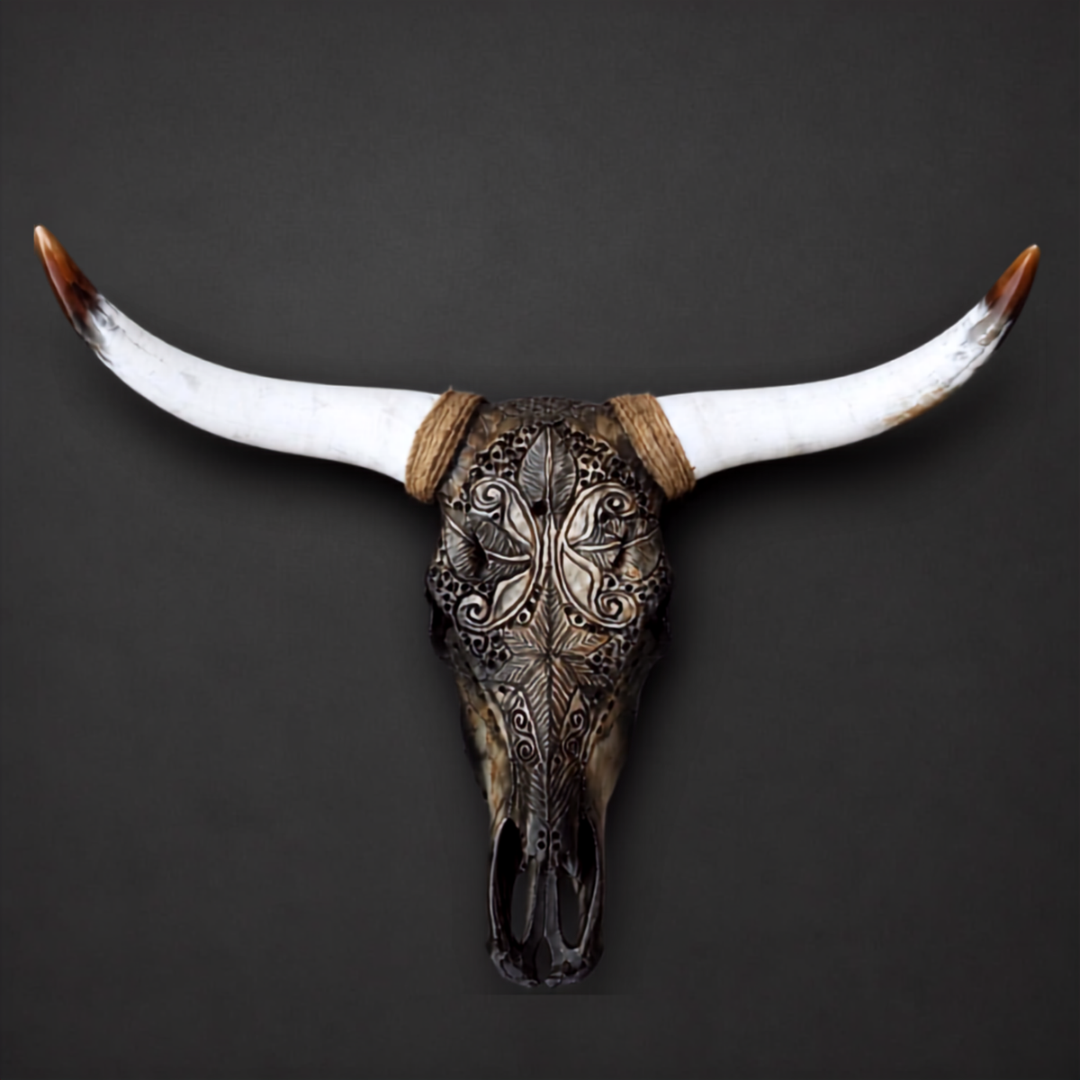 The Radiant artisanal carved cattle skull – product view 2