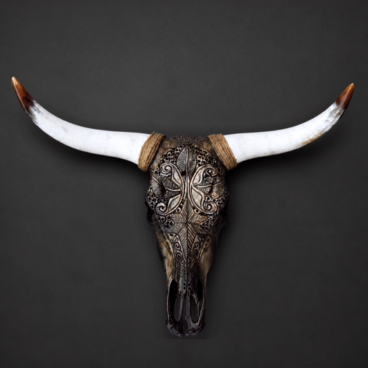 The Radiant artisanal carved cattle skull – product view 2