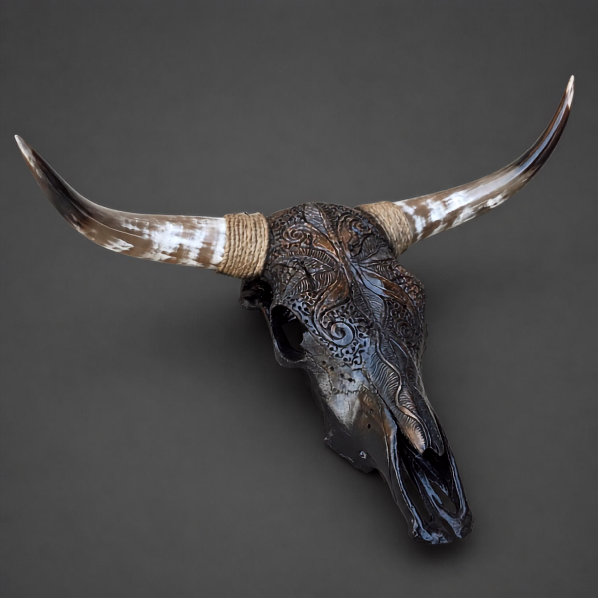The Seer artisanal carved cattle skull – product view 3