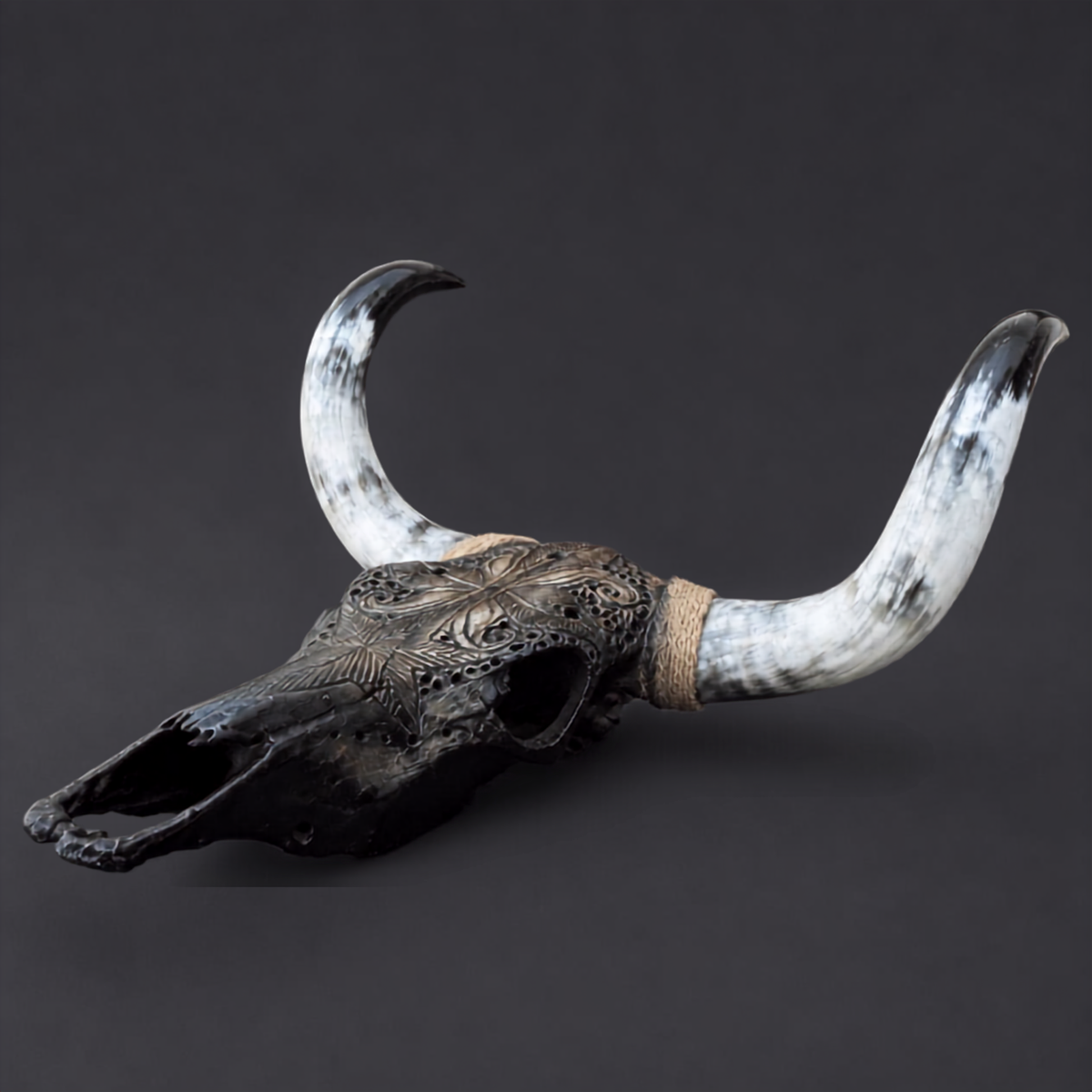 The Wildflower artisanal carved cattle skull – product view 4