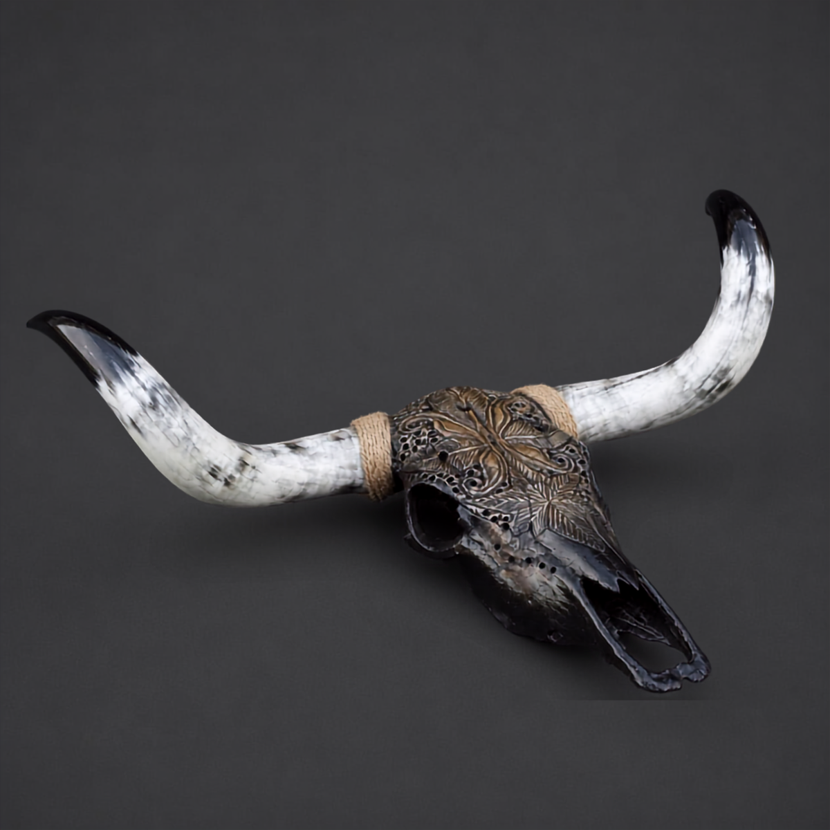 The Wildflower artisanal carved cattle skull – product view 5